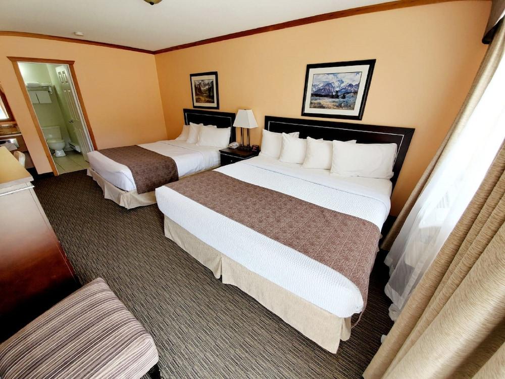 Travelodge By Wyndham Golden Sportsman Lodge Экстерьер фото